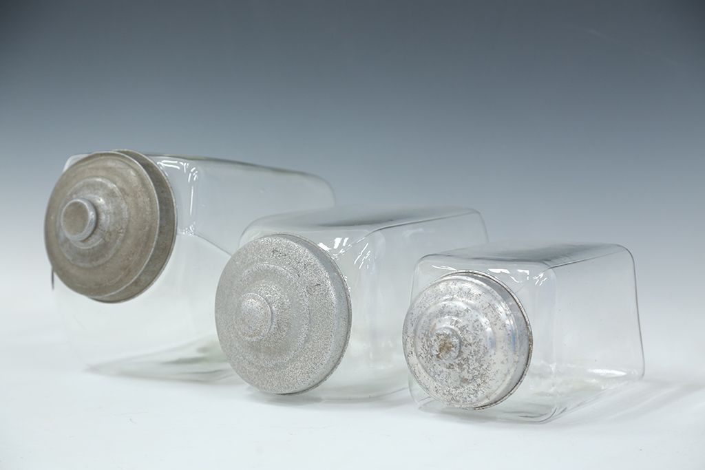 アンティーク雑貨　アンティーク 古い商店のガラスビン[瓶]3個セット(2)(菓子瓶)