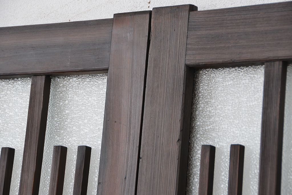 アンティーク　腰板欅材の使い込まれた玄関引き戸2枚セット(ガラス戸)