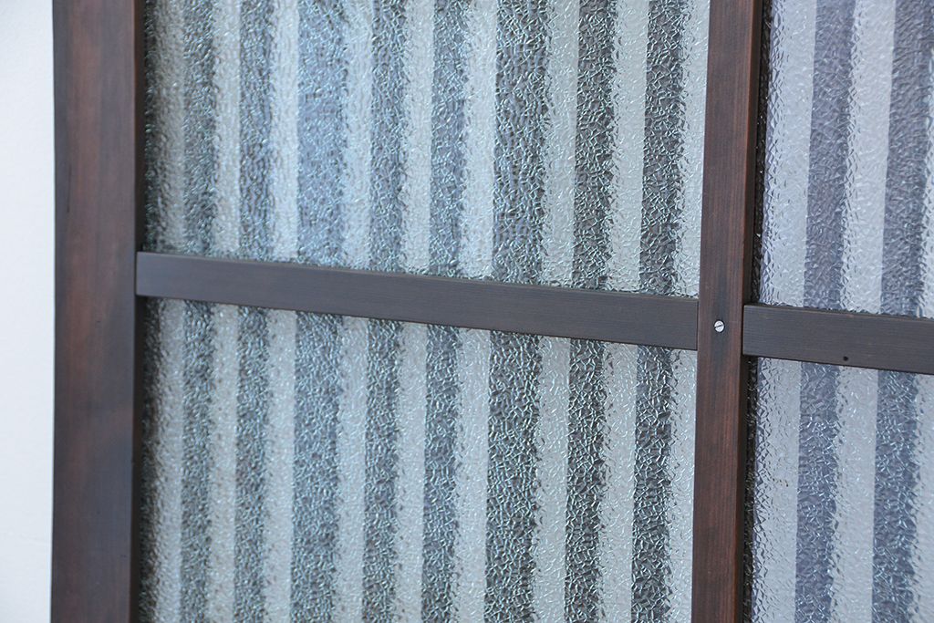アンティーク　腰板欅材の使い込まれた玄関引き戸2枚セット(ガラス戸)