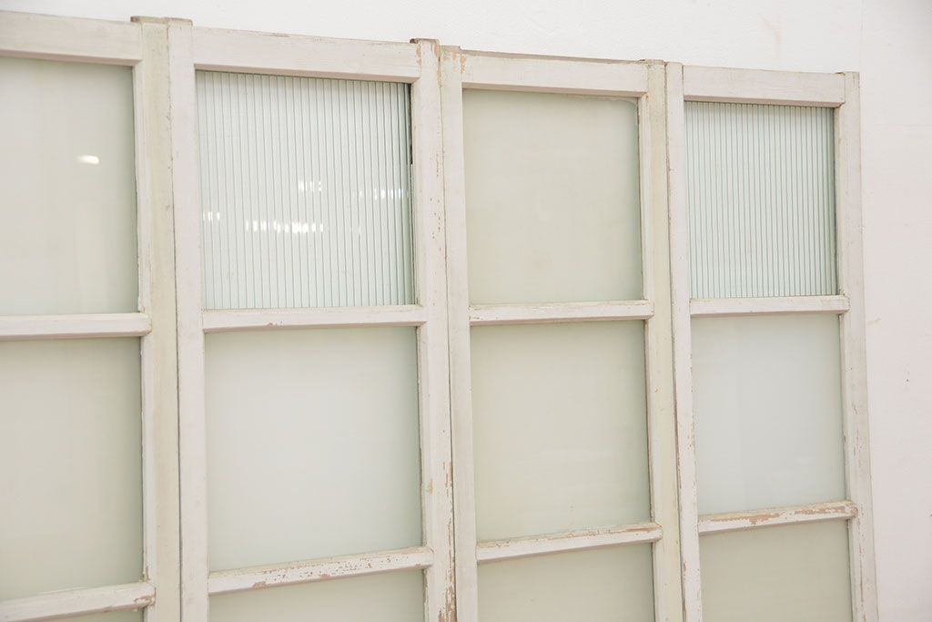 昭和レトロ 古い学校のペンキの剥げたガラス戸4枚セット(3)(引き戸、窓)