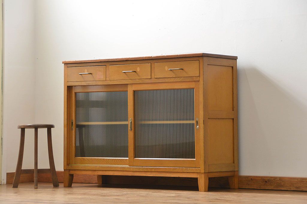 【お試し価格！】 アンティーク　古道具　　モールガラス戸棚　収納棚　カップボード 家具