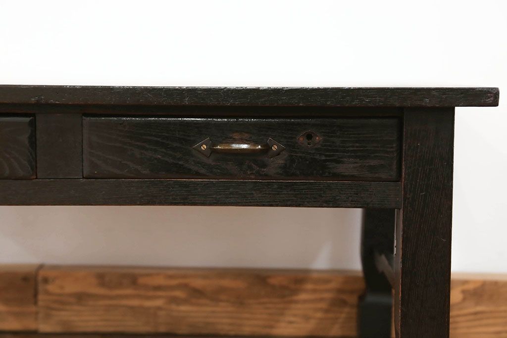 アンティーク家具　アンティーク 古い栓材のシックな文机(テーブル、TVボード、テレビ台)