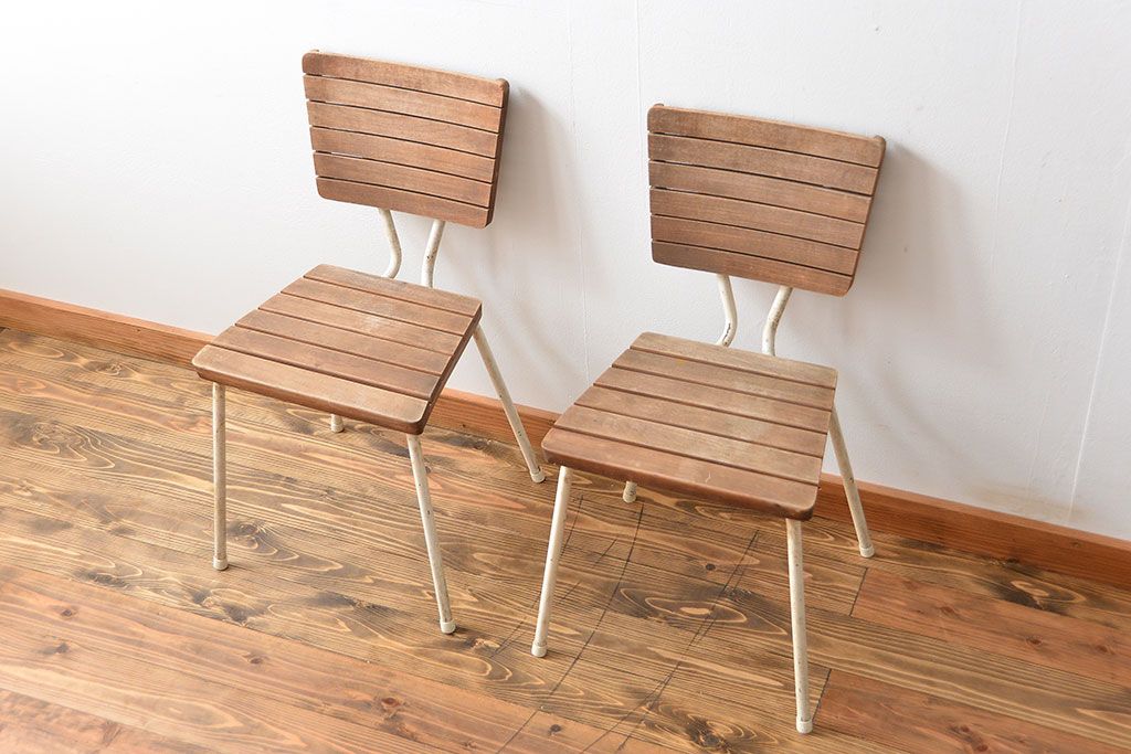 アンティーク家具　イギリスアンティーク ペンキのはげたガーデンチェア2脚セット(1)(椅子、イス)