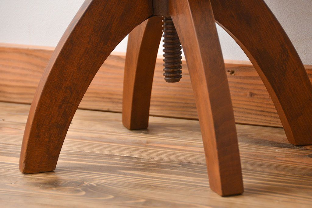 レトロ家具　アンティーク　レトロでかわいい回転スツール(丸椅子)