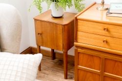 北欧家具 GORDON RUSSELL シンプルでおしゃれな収納棚付きサイドテーブル