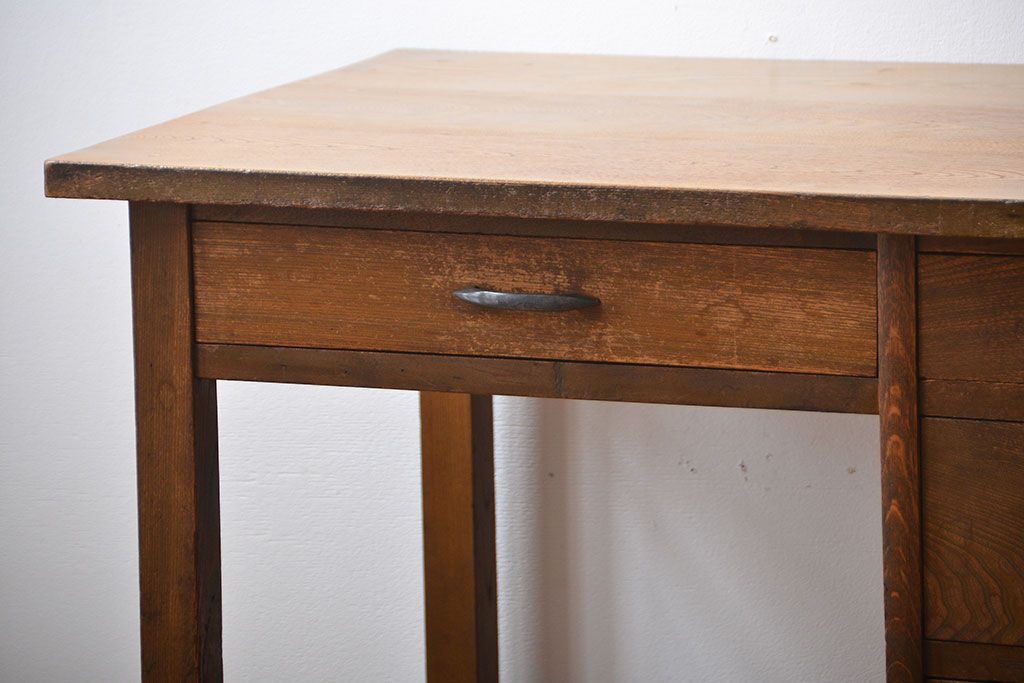 アンティーク家具　アンティーク　古い木製の小ぶりなデスク(片袖机)