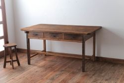 アンティーク家具　インダストリアルデザイン　古い木製のアンティークデスク(作業台)