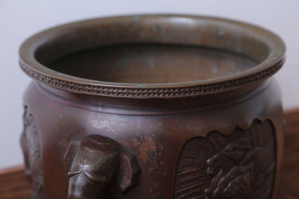 アンティーク雑貨　古民具・骨董　上手物!厚手の真鍮製高級アンティーク火鉢(3)