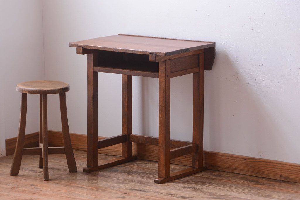 アンティーク家具　アンティーク 古い木製の可愛いサイドテーブル(平机)(3)