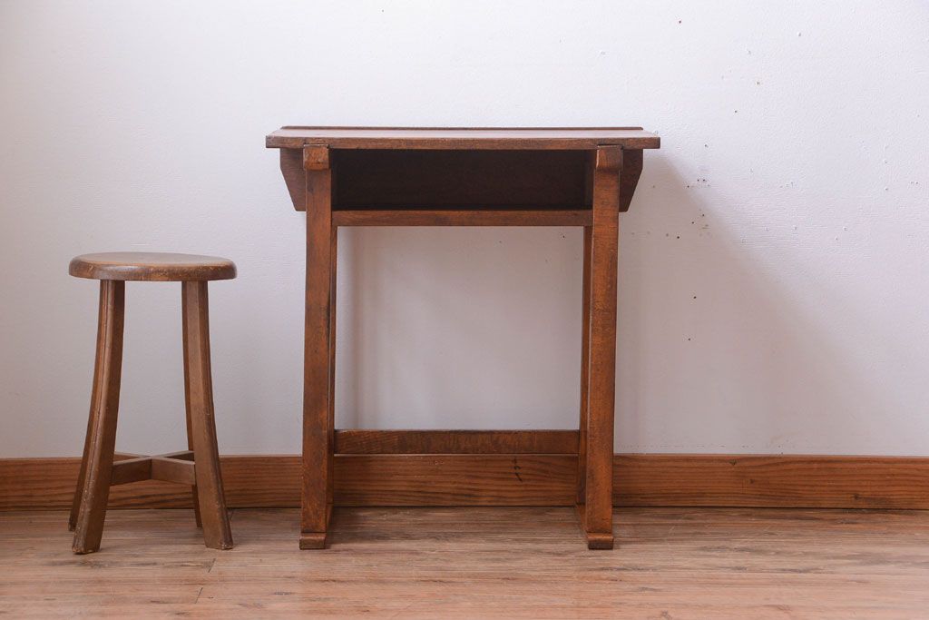 アンティーク家具　アンティーク 古い木製の可愛いサイドテーブル(平机)(3)