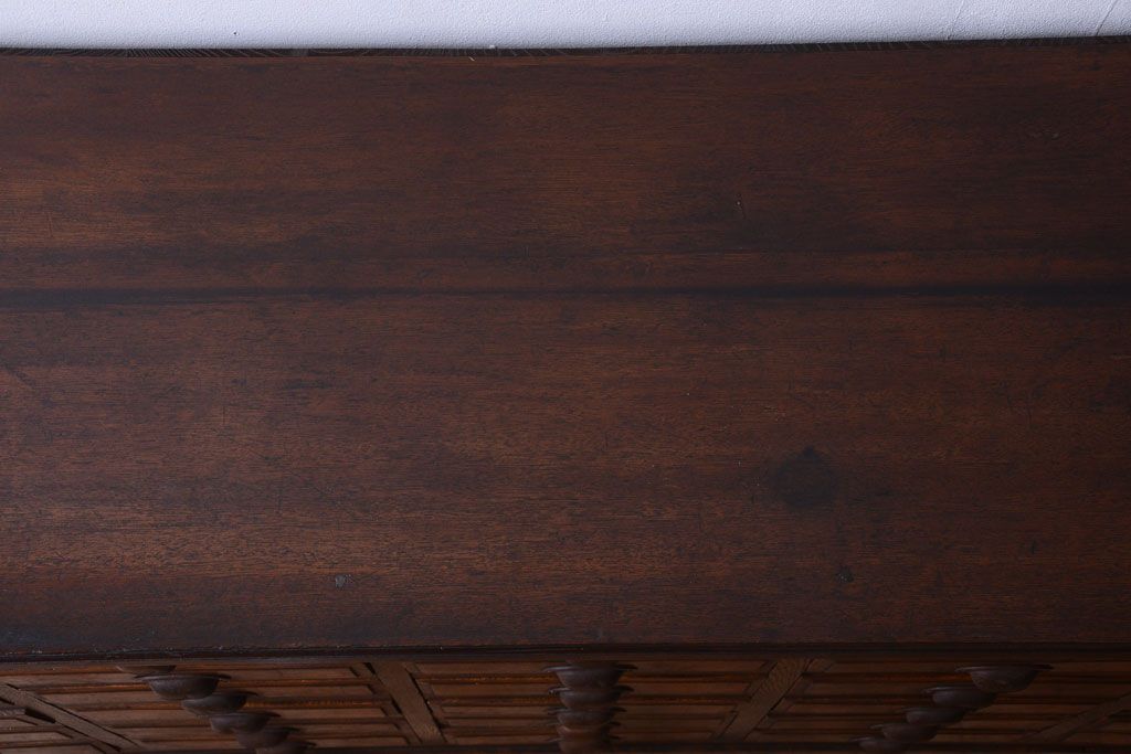 アンティーク家具　アンティーク　古い木製の30杯ドロワー(引き出しサイドボード・薬箪笥)