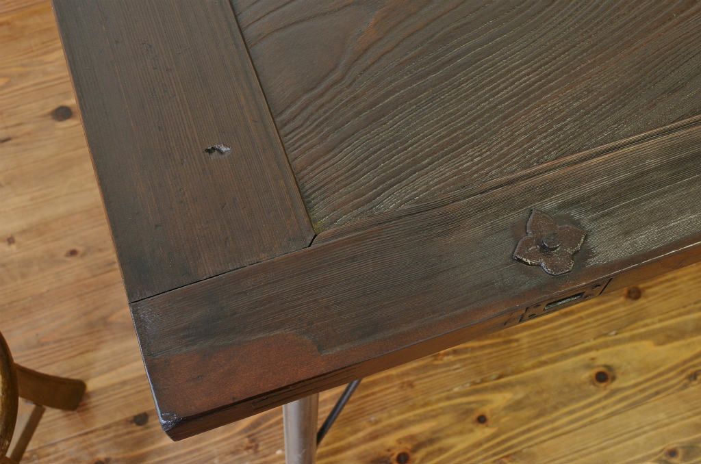 アンティーク家具　古民具・骨董　古いお屋敷の門扉で作ったアンティークダイニングテーブル