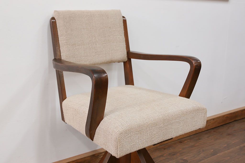 レトロ家具　和製アンティーク　アンティークリネン座面のレトロな回転椅子(回転イス、ドクターチェア)