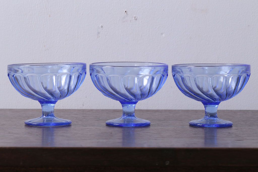 アンティーク雑貨　和製アンティーク　昭和レトロな氷コップ3個セット(プレスガラス)(1)