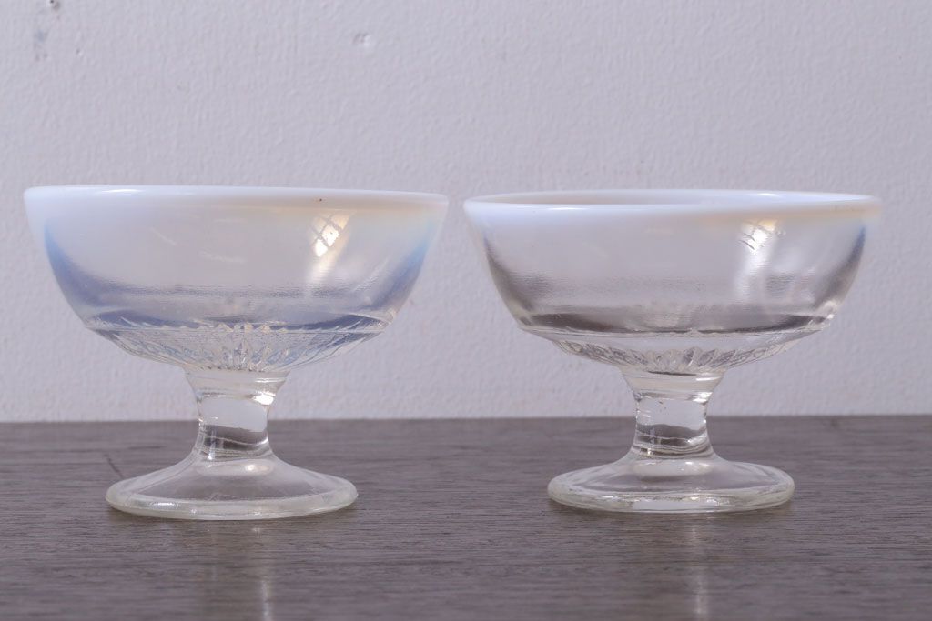 アンティーク雑貨　昭和レトロ　乳白色縁の氷コップ2個セット(プレスガラス)(2)