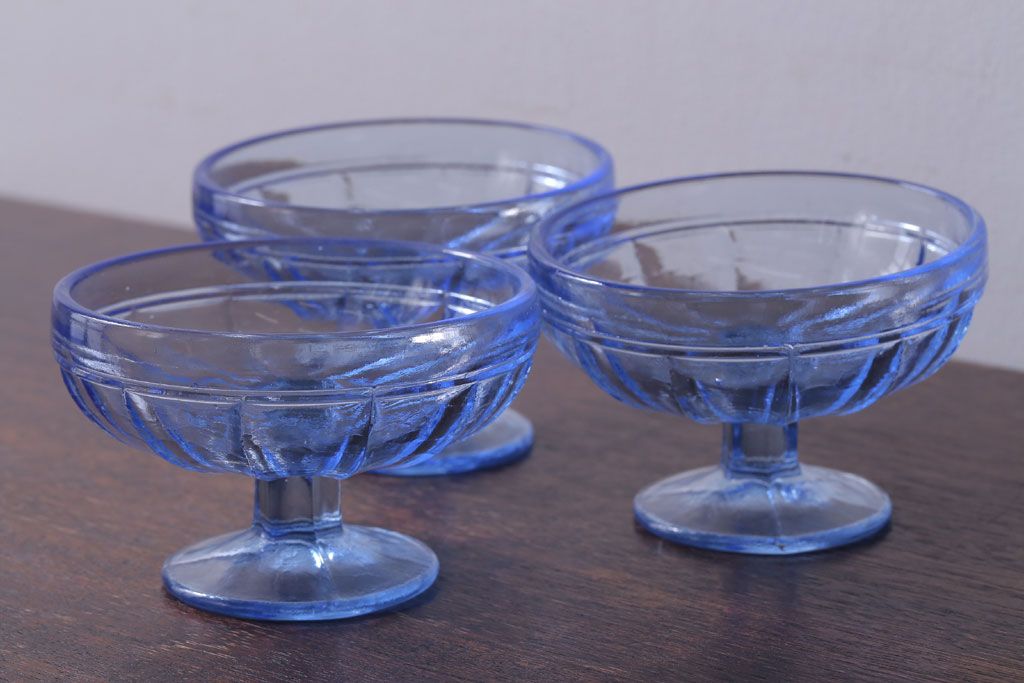 アンティーク雑貨　和製アンティーク　レトロな氷コップ3個セット(プレスガラス)