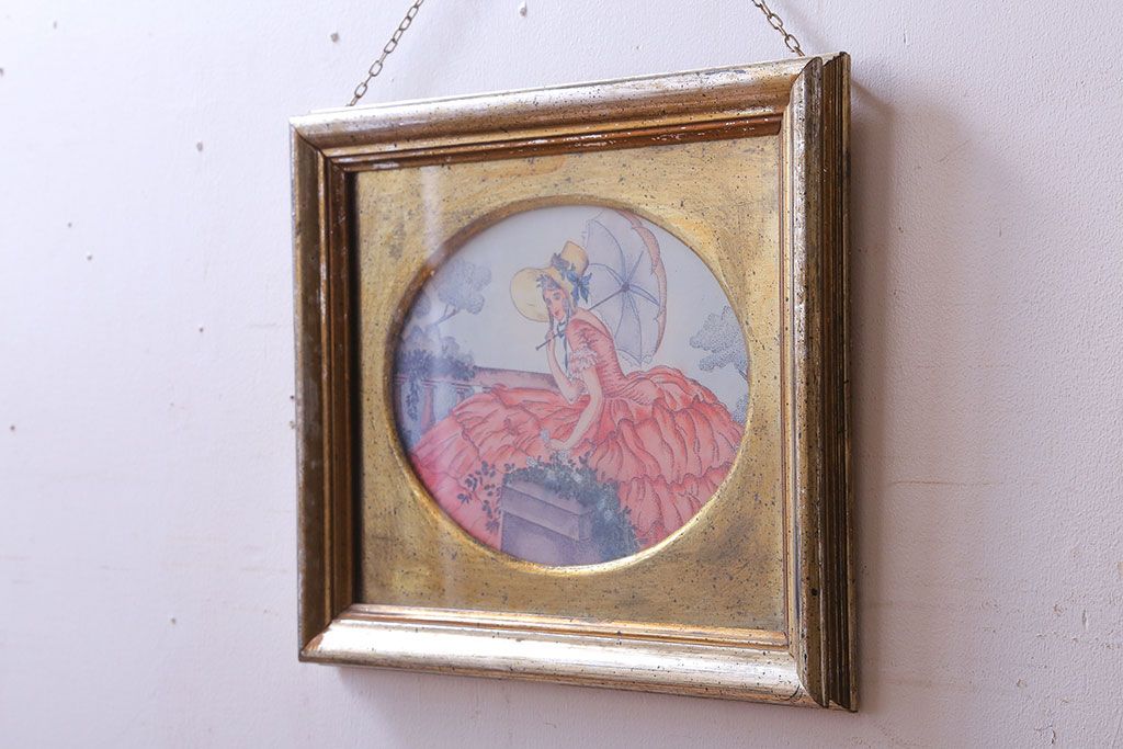 アンティーク雑貨　イギリスビンテージ　壁掛け絵画　フレーム(赤いドレスの女性)
