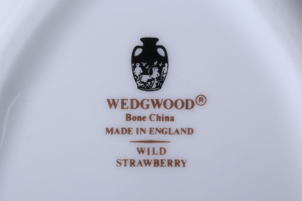 アンティーク雑貨　中古　イギリスWedgwood(ウェッジウッド)　ワイルドストロベリー　ハート型小物入れ