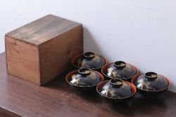 アンティーク雑貨　アンティーク　昭和二年　木製の鶴蒔絵椀5客セット(漆器)