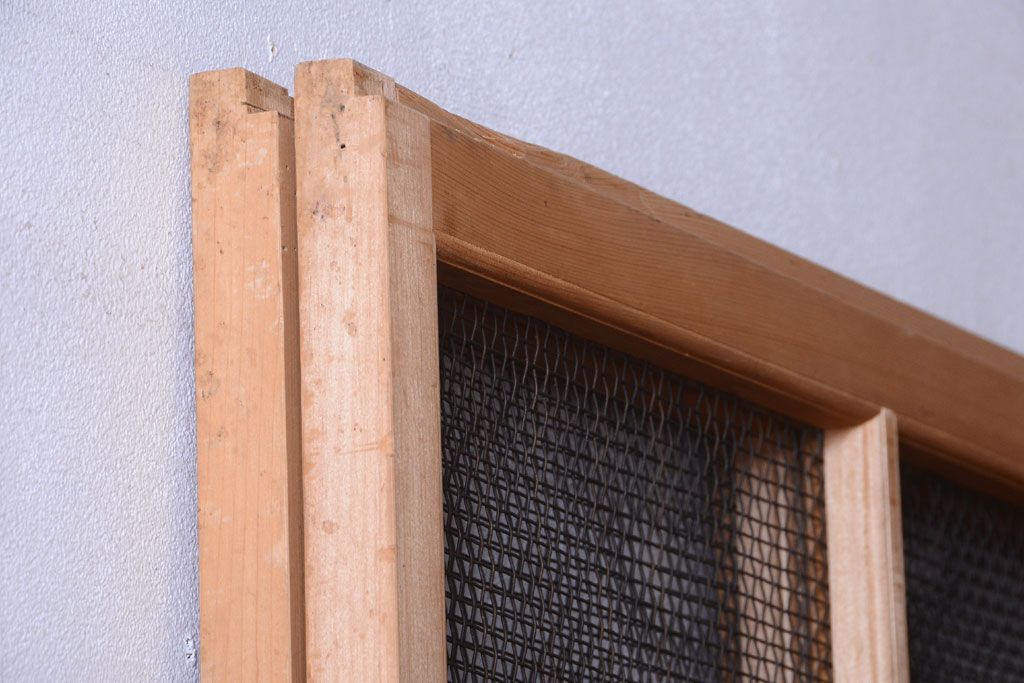昭和レトロ　古い木製のアンティーク金網戸2枚セット