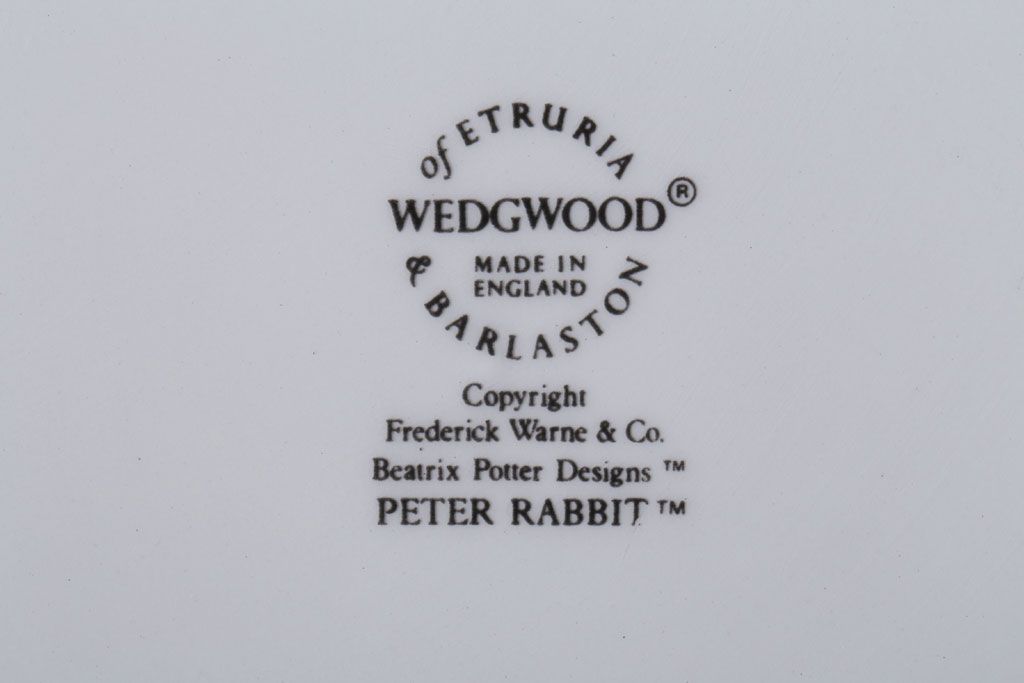 アンティーク雑貨　中古　イギリスWedgwood(ウェッジウッド)　ピーターラビット　ティーポットスタンド