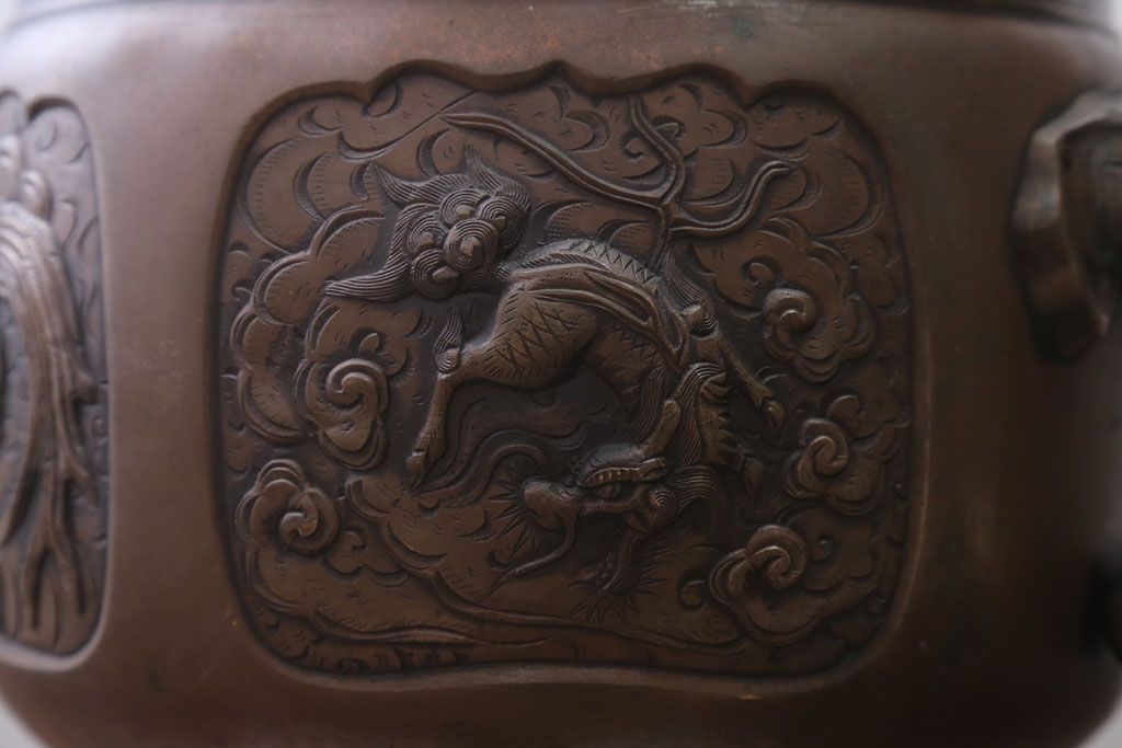 アンティーク雑貨　古民具・骨董　在銘　彫金が見事な真鍮火鉢(古銅)
