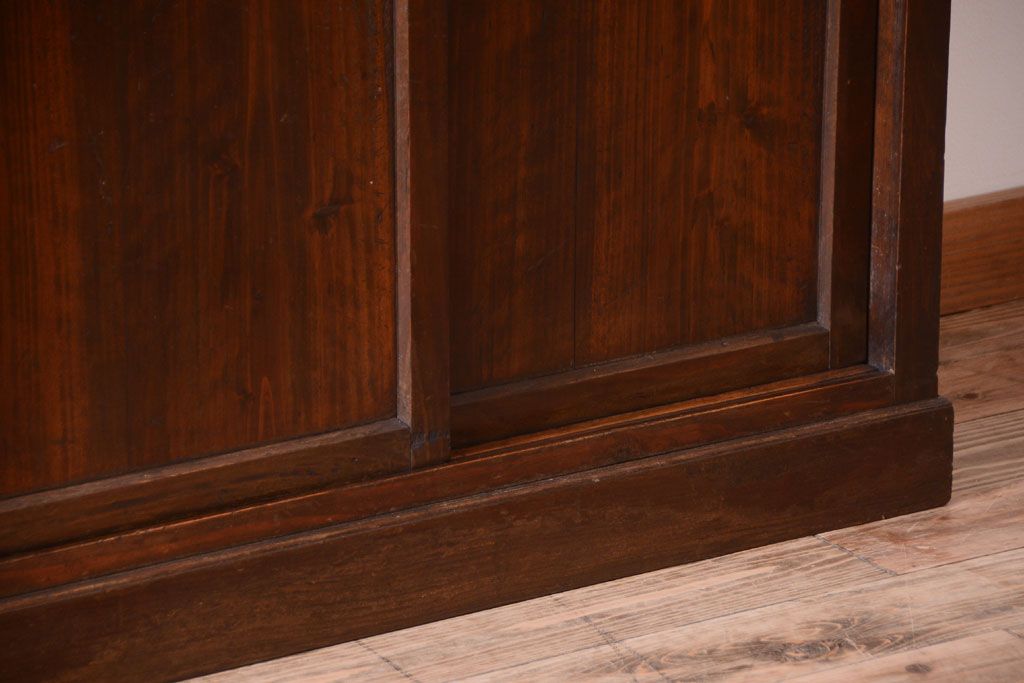 アンティーク家具　大正ロマン　古い木製の特大アンティークキャビネット(収納棚)