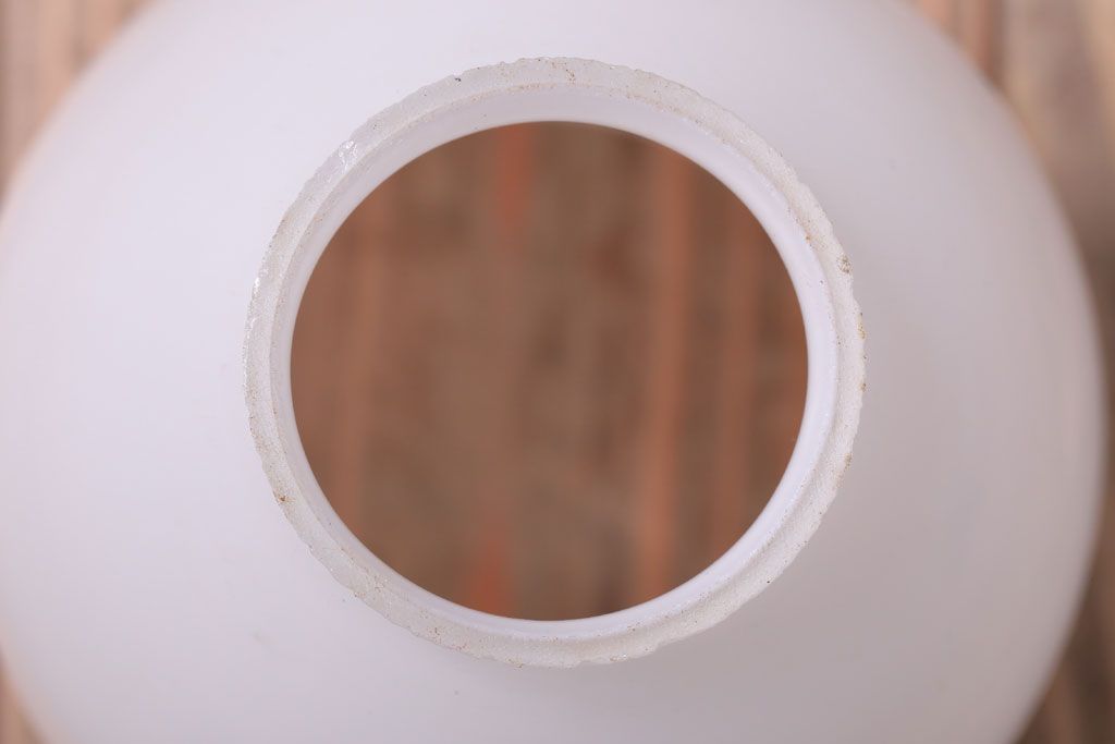 和製アンティーク　シンプルで小さな白いガラスシェード天井照明