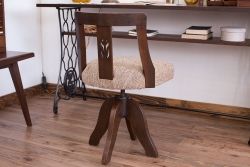 アンティーク家具　和製アンティーク　透かし彫り　古い木の回転椅子(回転イス)