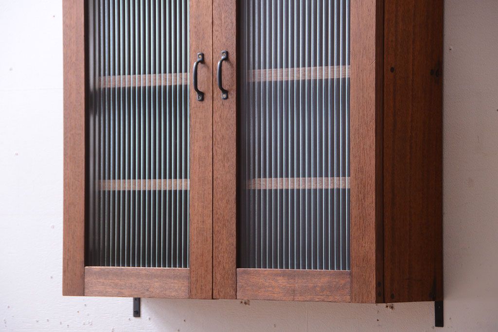 アンティーク家具　アンティーク　モールガラス入り!古い木のシンプルな壁掛け戸棚(2)