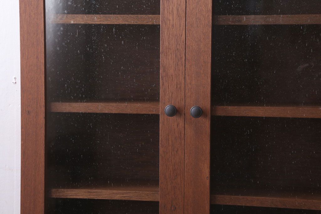 アンティーク　気泡ガラス入り!古い木のシンプルな壁掛け戸棚(1)