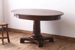 アンティーク家具　イギリスアンティーク　ウォールナット材のダイニングテーブル(オーバルテーブル)