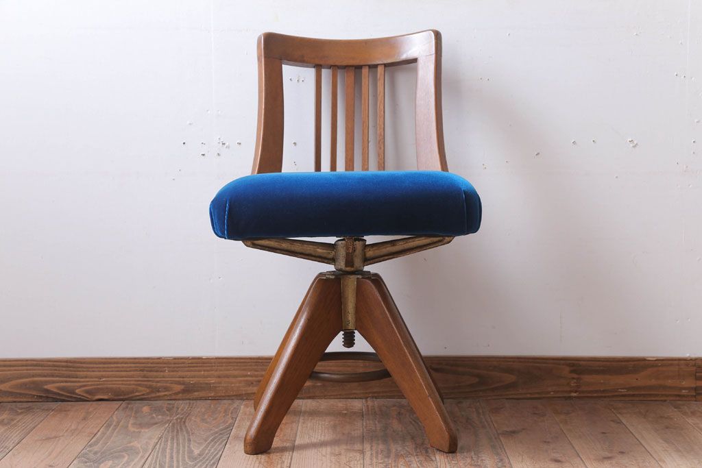 レトロ家具　和製アンティーク　古い木のレトロな回転椅子(ドクターチェア)