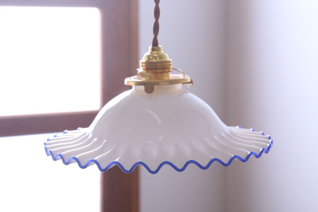 和製アンティーク　大正期　和ガラス　古い青縁フリルシェードの天井照明(電笠・花笠)