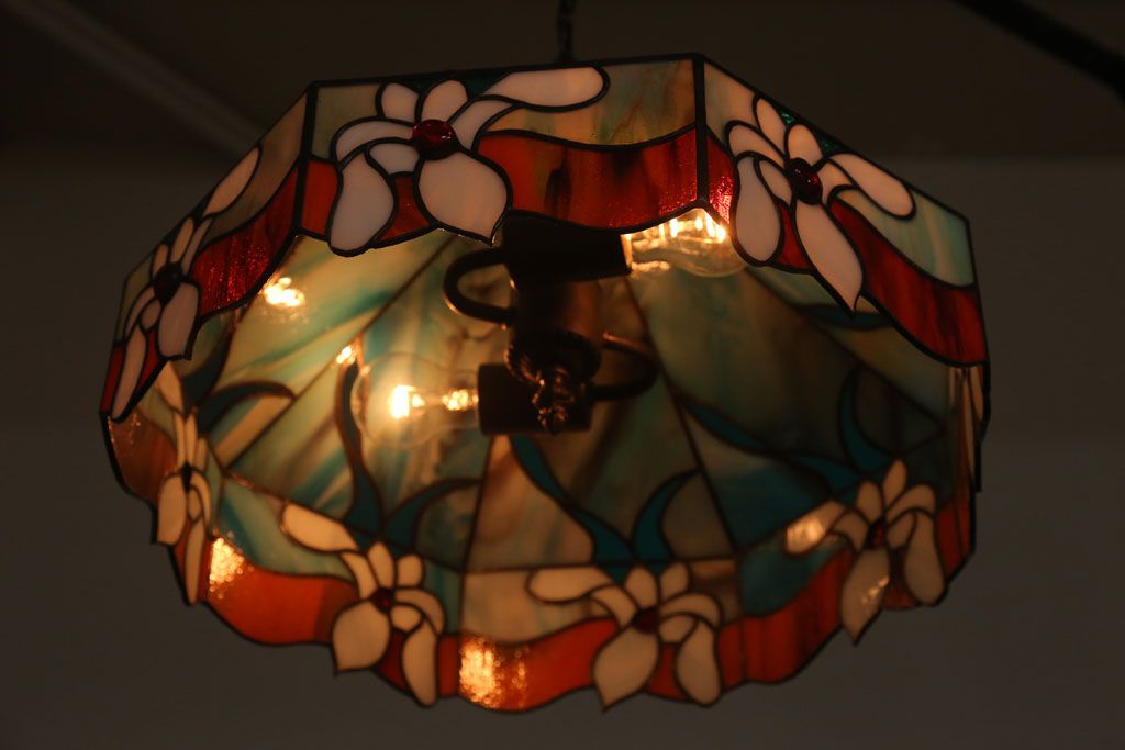 フランスビンテージ　ステンドグラスシェードの上品な天井照明(ペンダントライト)