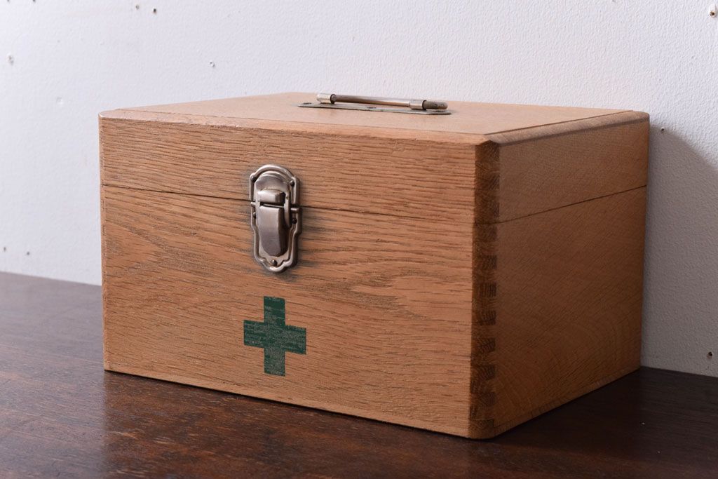 アンティーク雑貨 昭和レトロ 古い木製の小さな救急箱(木箱・小箱・小物収納箱) | ラフジュ工房