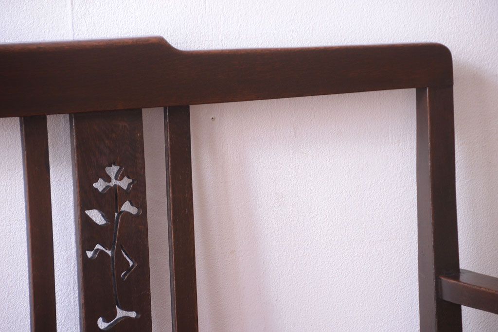アンティーク家具　アンティーク　透かし彫り!古い木製のソファベンチ