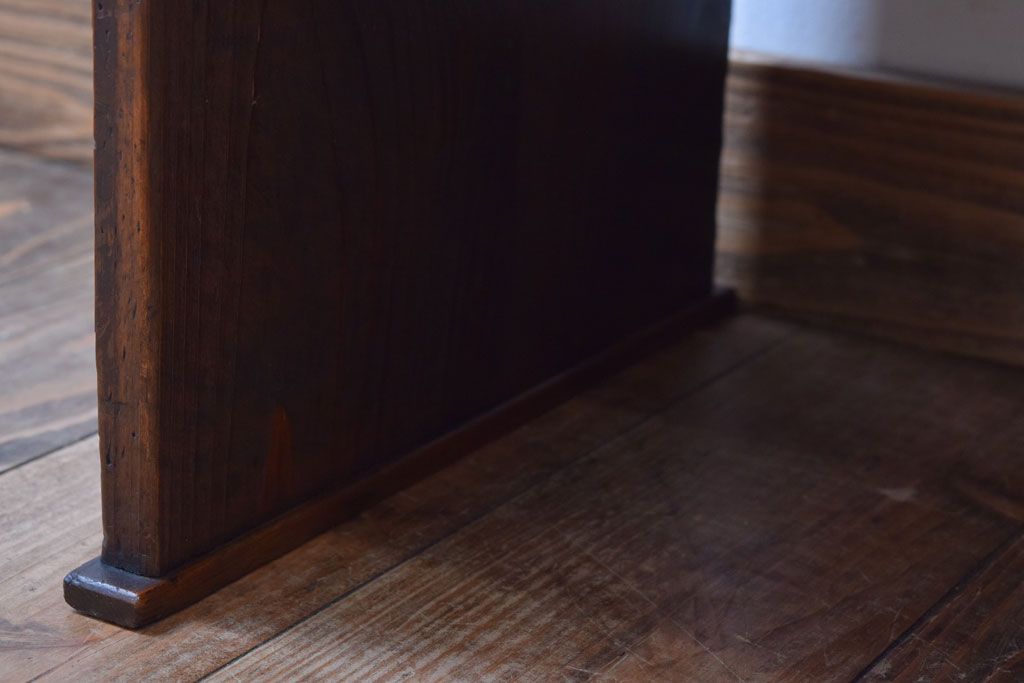 アンティーク家具　和製アンティーク　古い木味が素朴な小さい文机(2)