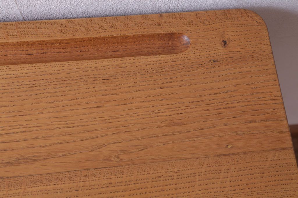 ヴィンテージ家具　イギリスビンテージ　オーク材製の珍しい鉄脚デスク(平机)