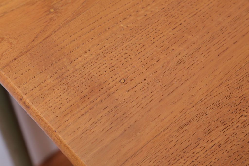 ヴィンテージ家具　イギリスビンテージ　オーク材製の珍しい鉄脚デスク(平机)