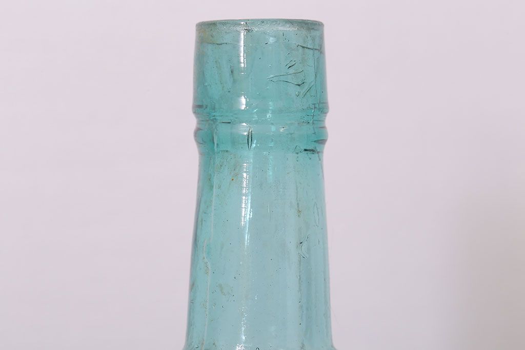 アンティーク雑貨　イギリスアンティーク　おしゃれな小瓶2つセット(ガラス瓶・ソースボトル)
