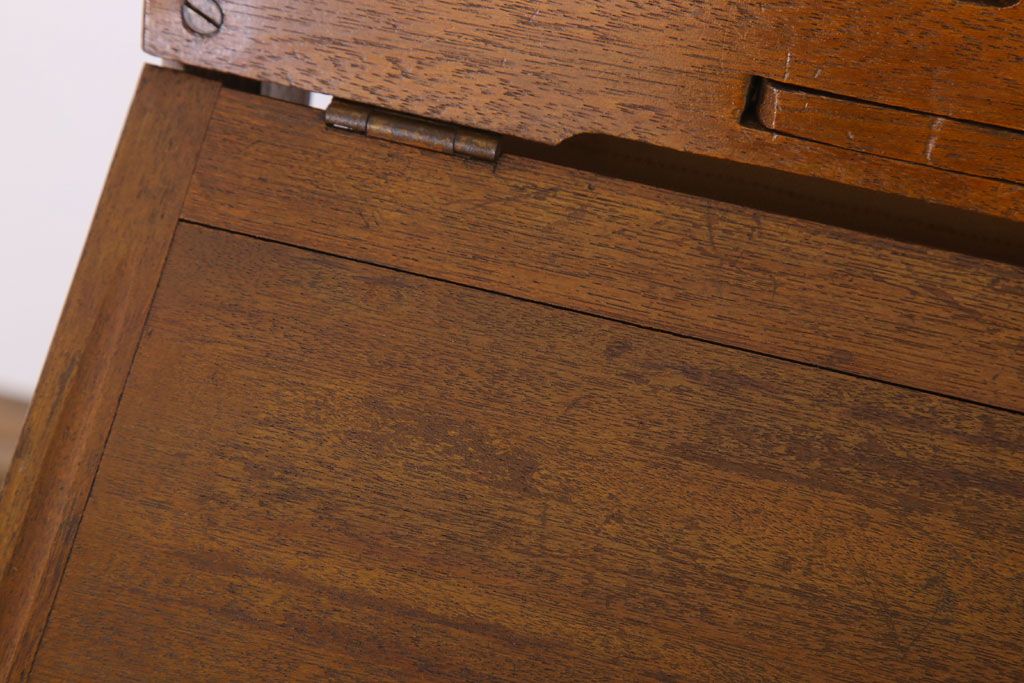 アンティーク家具　和製アンティーク　古い木製のリーディングデスク(折りたたみ式学習机)(1)