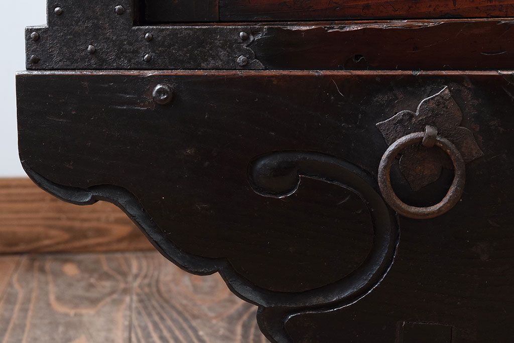 アンティーク家具　【K様売約済み】古民具・骨董　江戸期　凝った造りの米沢車箪笥