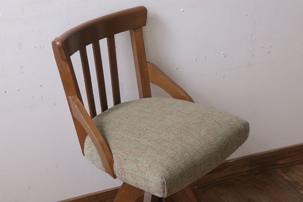 レトロ家具　和製アンティーク　古い木のレトロな回転椅子(ドクターチェア)(2)