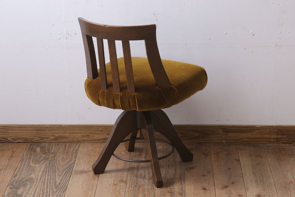 レトロ家具　和製アンティーク　古い木のレトロな回転椅子(ドクターチェア)(3)