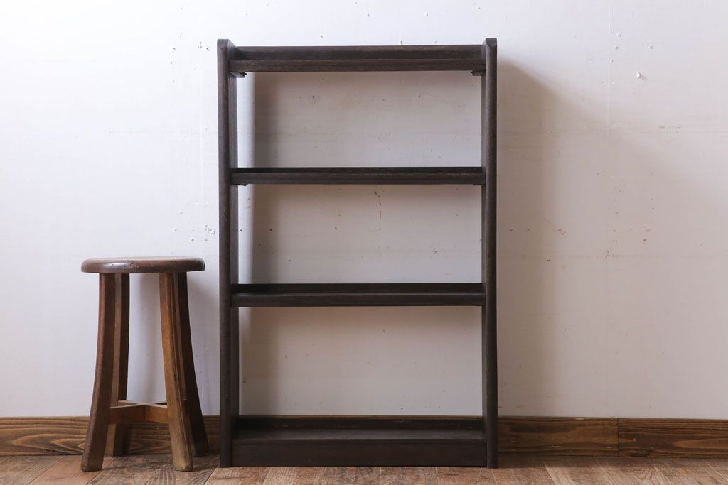 アンティーク家具　小振りでシンプルな古い木製の本棚