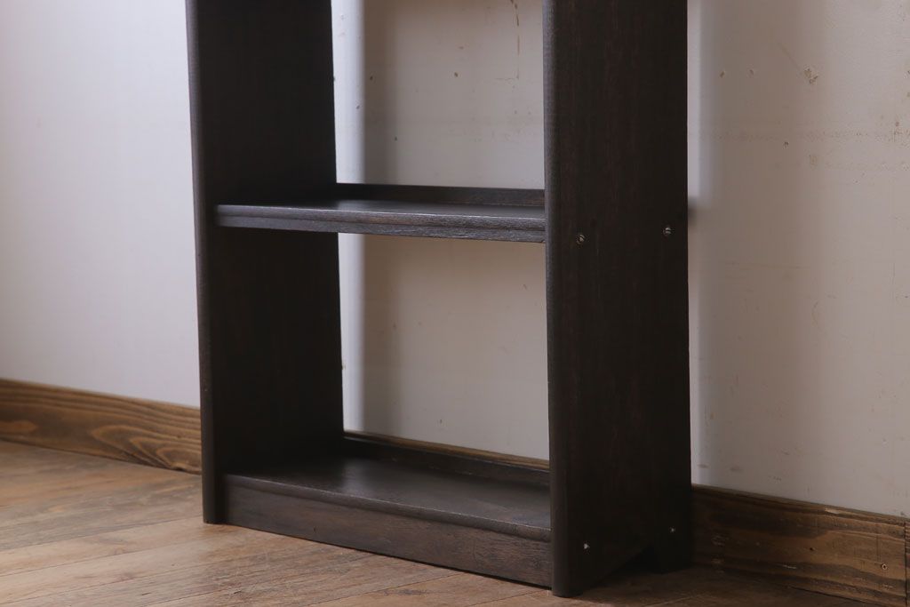 アンティーク家具　小振りでシンプルな古い木製の本棚