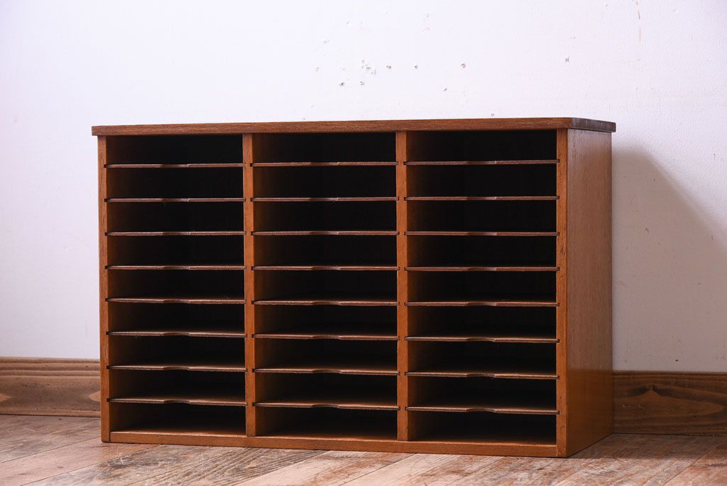昭和レトロ 古い木製のアンティーク横型書類棚(カルテケース) |ラフジュ工房