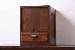 レトロ家具　扉付き!古いナラ材製の昭和レトロなアンティーク小引き出し(2)