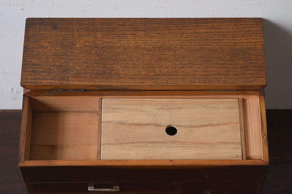 アンティーク雑貨　古い木製のレトロなアンティーク裁縫箱(小引き出し)